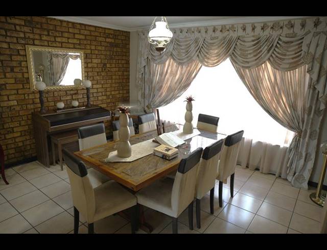 7 BEDROOM HOUSE FOR SALE IN SUNWARD PARK